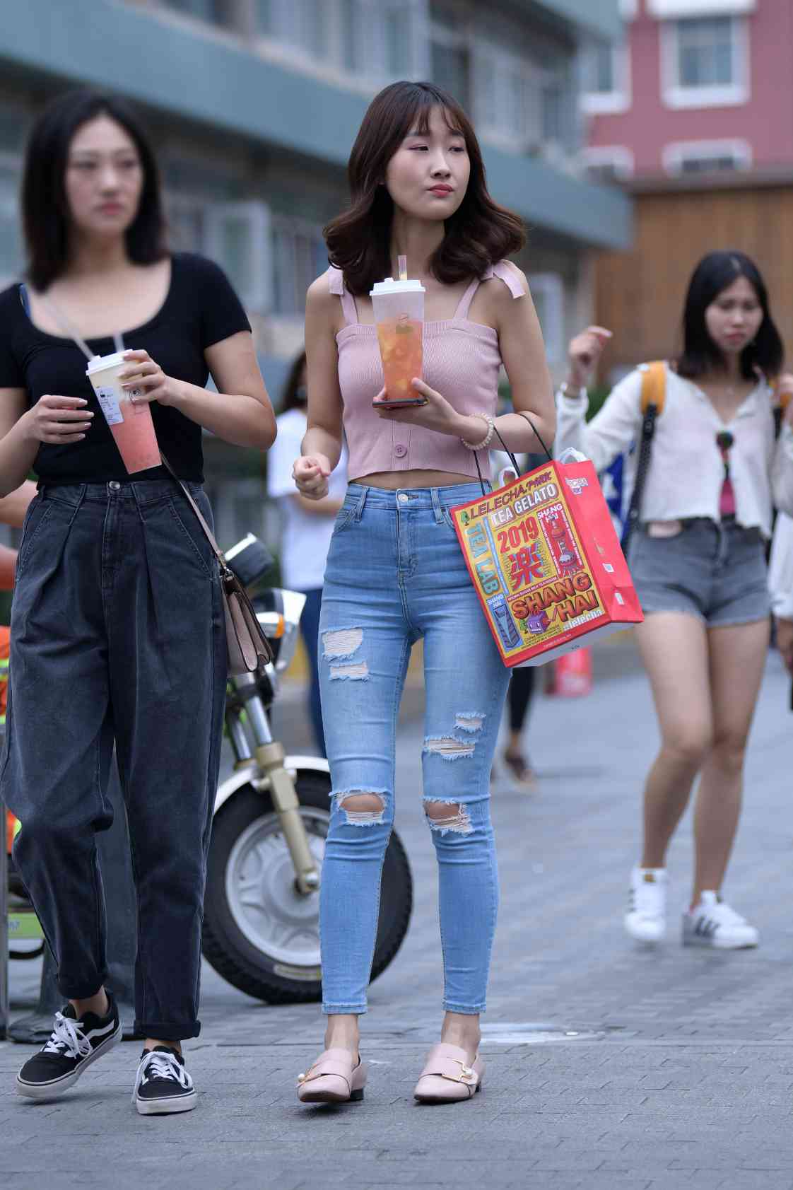 图片[2]-【免费】紧身牛仔裤女生【18P】04014-佳丽图库