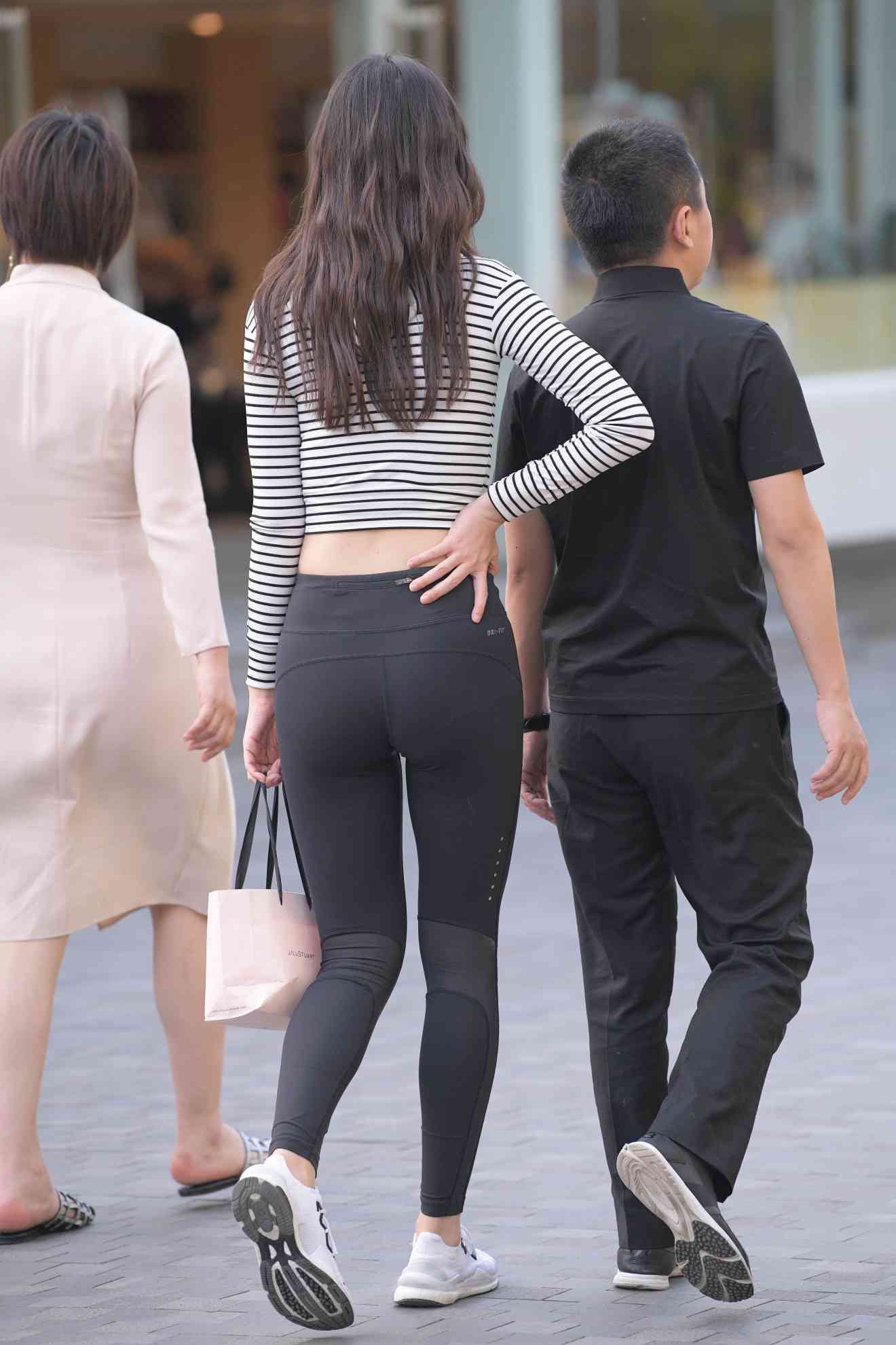 图片[3]-【免费】逛街的瑜伽裤女人【23P】04033-佳丽图库