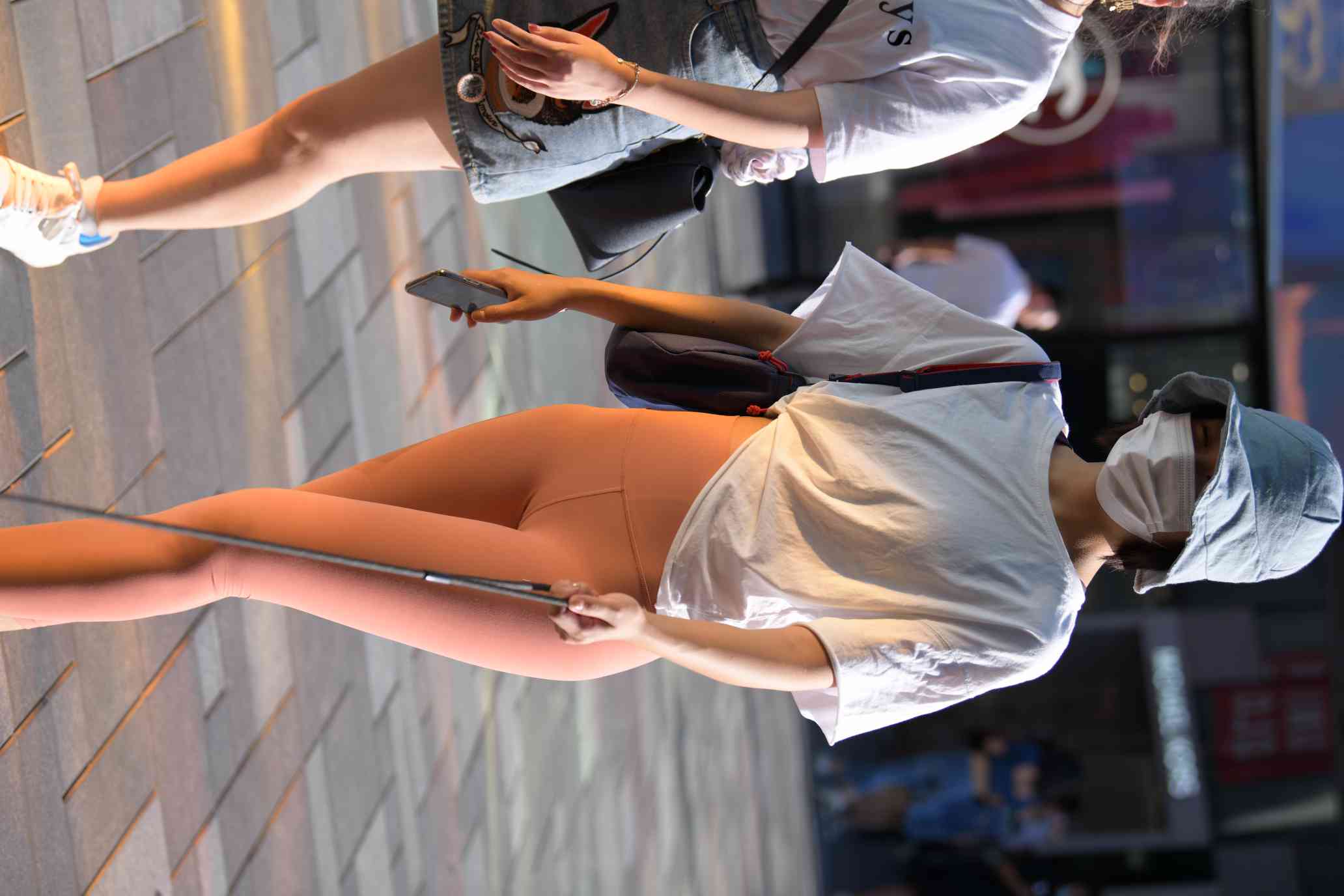 图片[2]-【免费】遛狗的瑜伽裤女人【60P】04031-佳丽图库