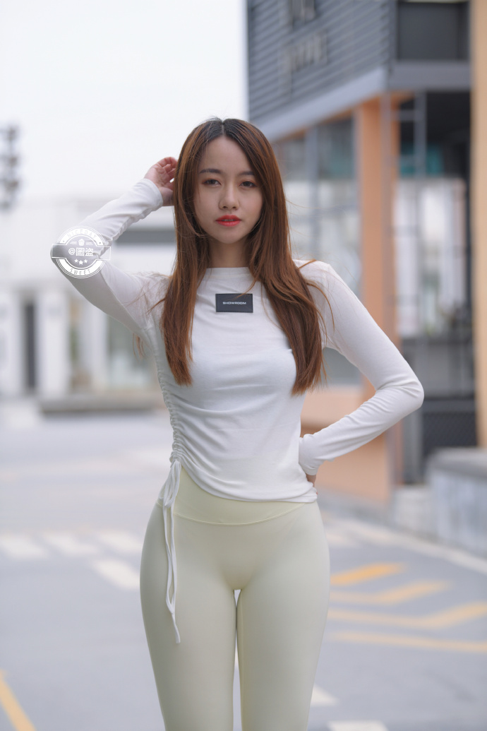 漂亮的白色瑜伽裤女孩 J1441 696P1V-21.4GB-佳丽图库