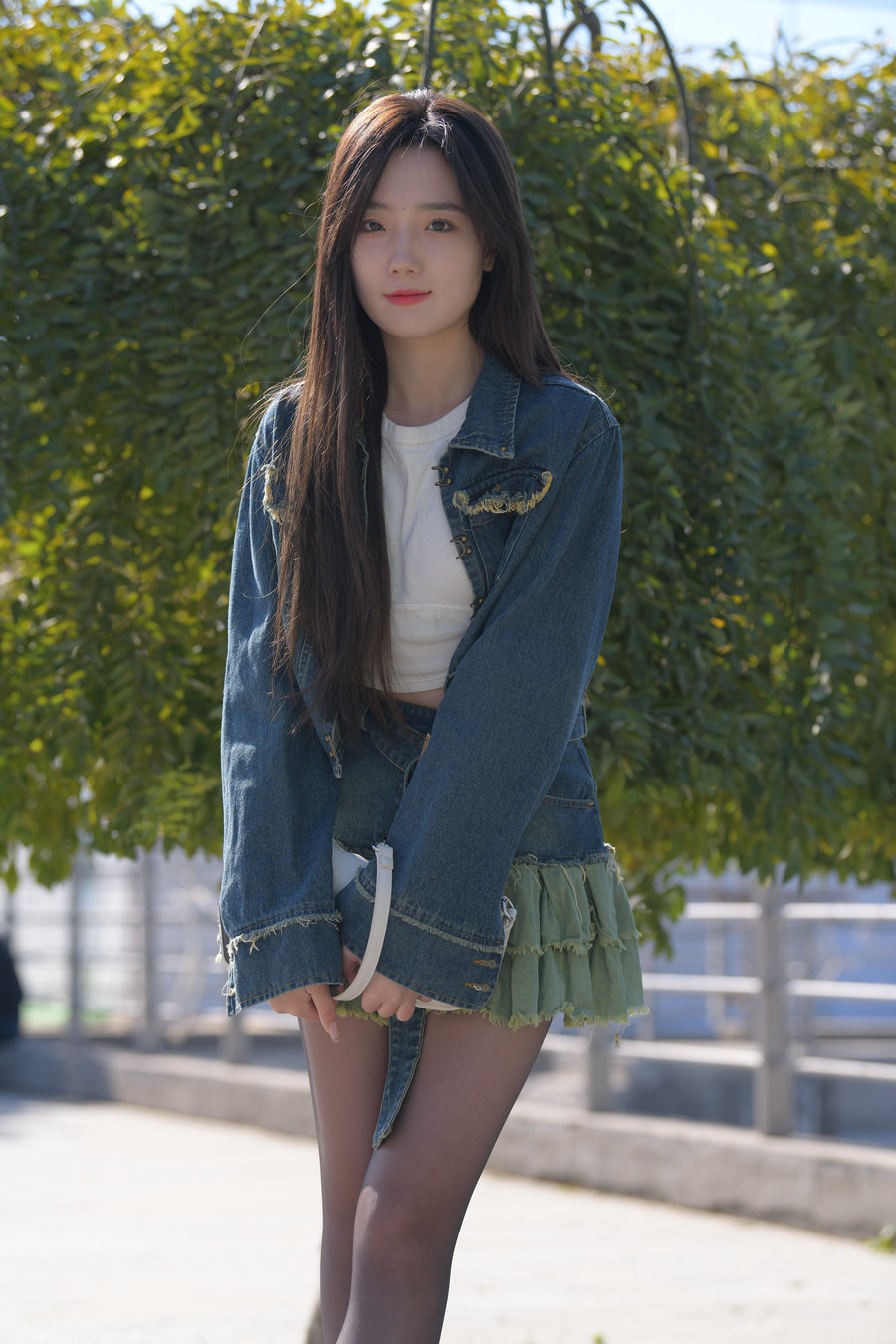 J3414 750P-16.9GB-佳丽图库