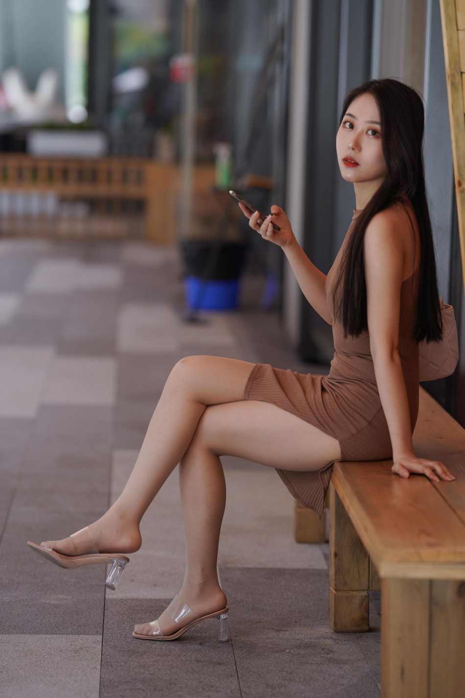 图片[5]-超有女人味的姑娘短裙逛街【400P】00049-佳丽图库