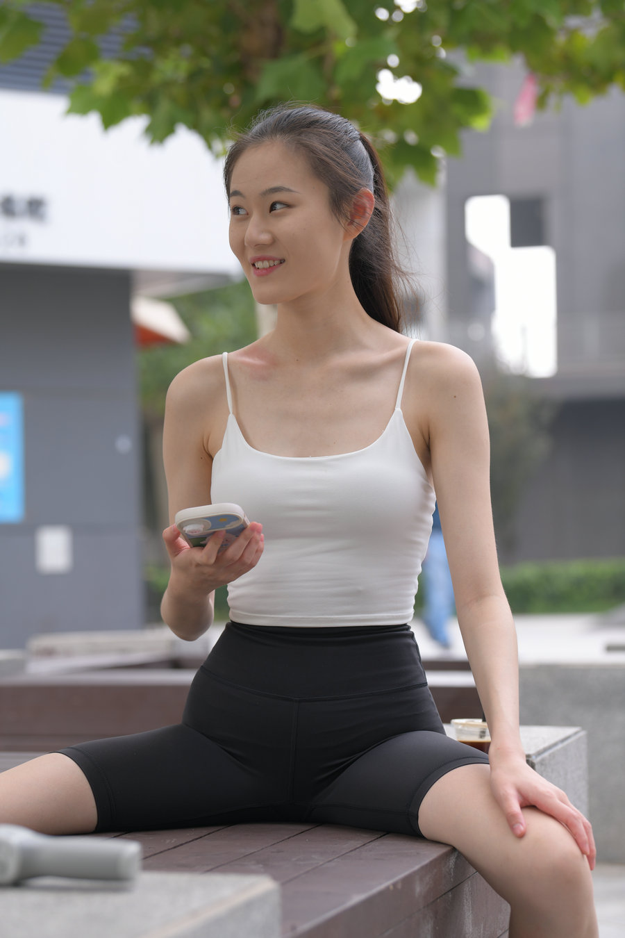 J3421 651P-13.2GB-佳丽图库