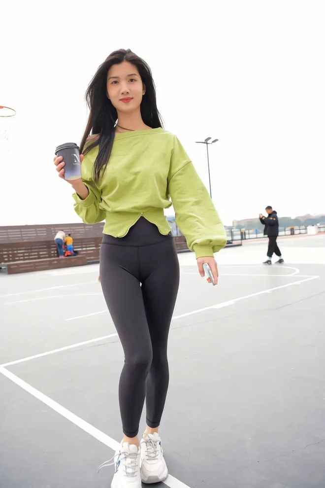 绿色瑜伽裤女孩很开心 J1519 1094P1V-27.6GB-佳丽图库