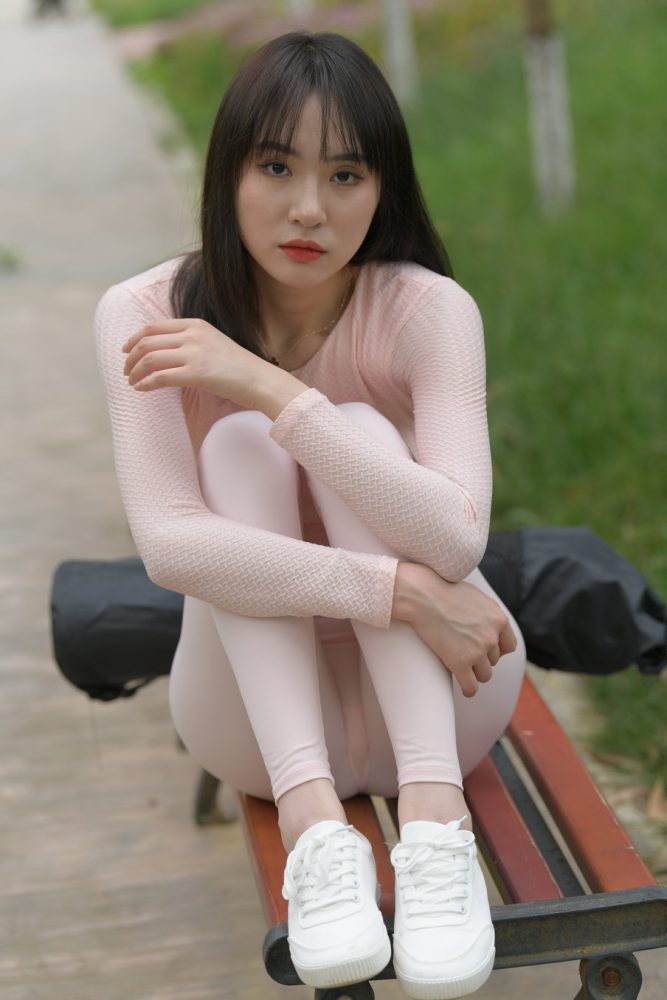粉粉的瑜伽裤女孩太可爱了 J2090 854P1V-30.4GB-佳丽图库