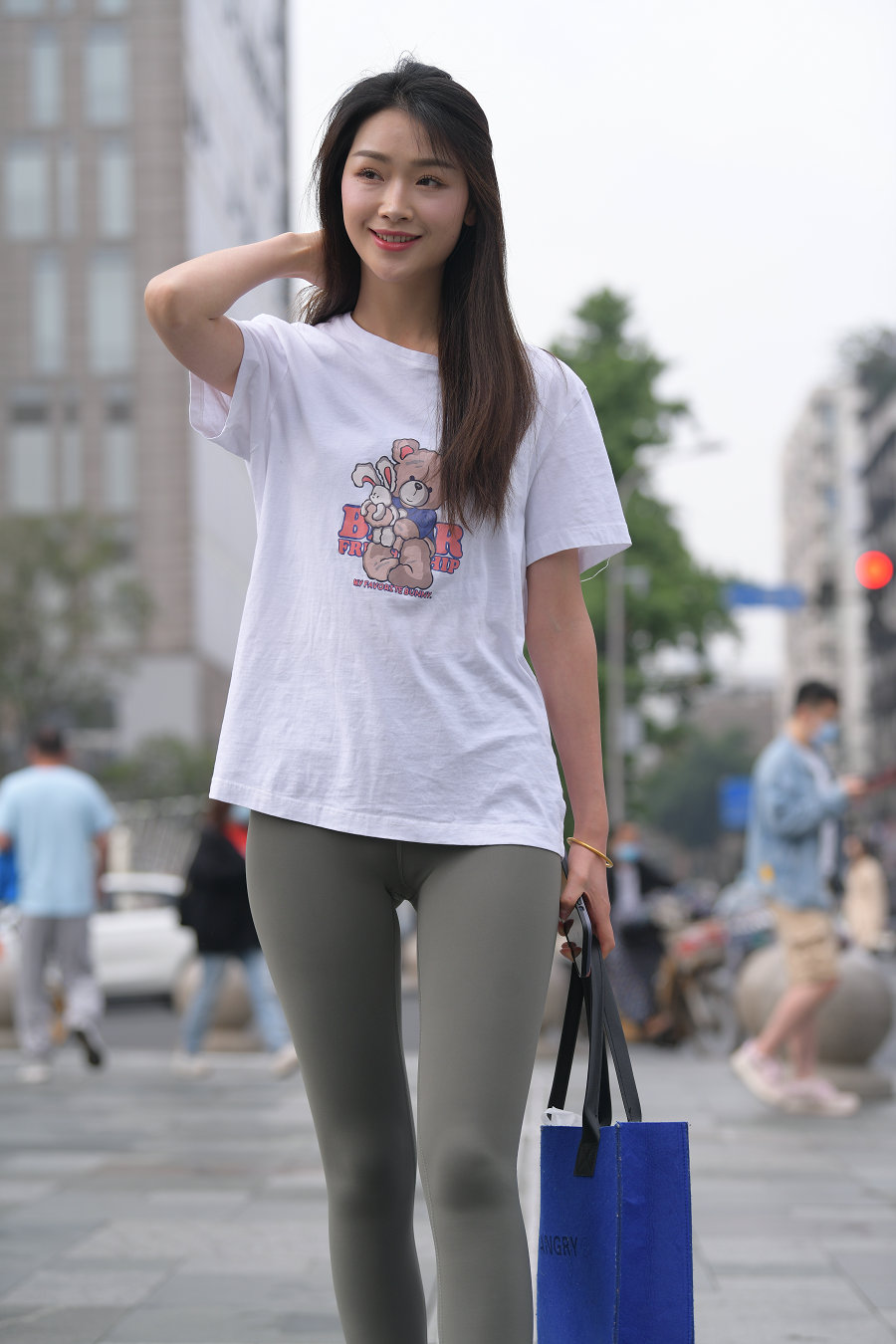 一身休闲装的瑜伽裤女孩J2961 709P1V-24.1GB-佳丽图库