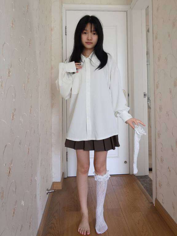 百褶裙可爱又大方的小姑娘【122P】20002-佳丽图库