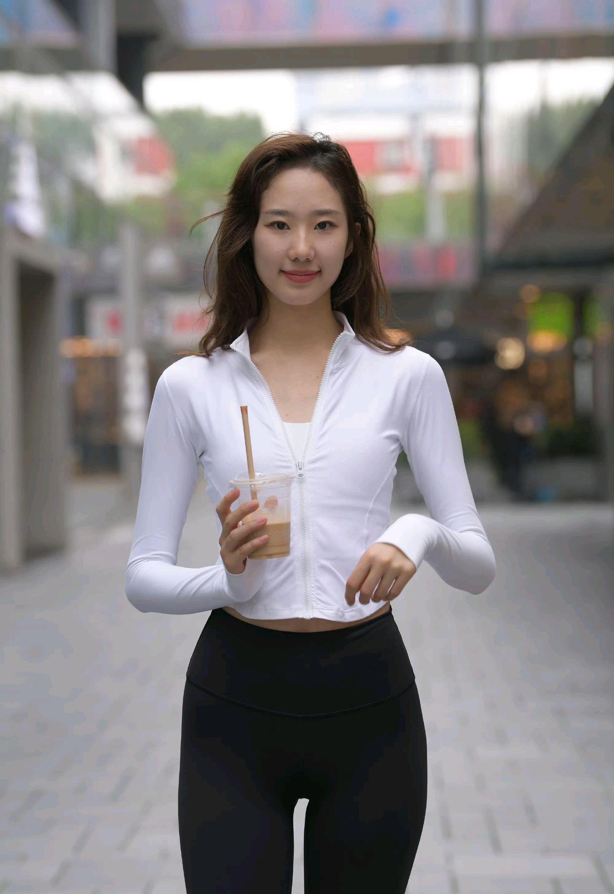 图片[2]-像刘亦菲的黑色瑜伽裤女孩J2237 340P1V-14.8GB-佳丽图库