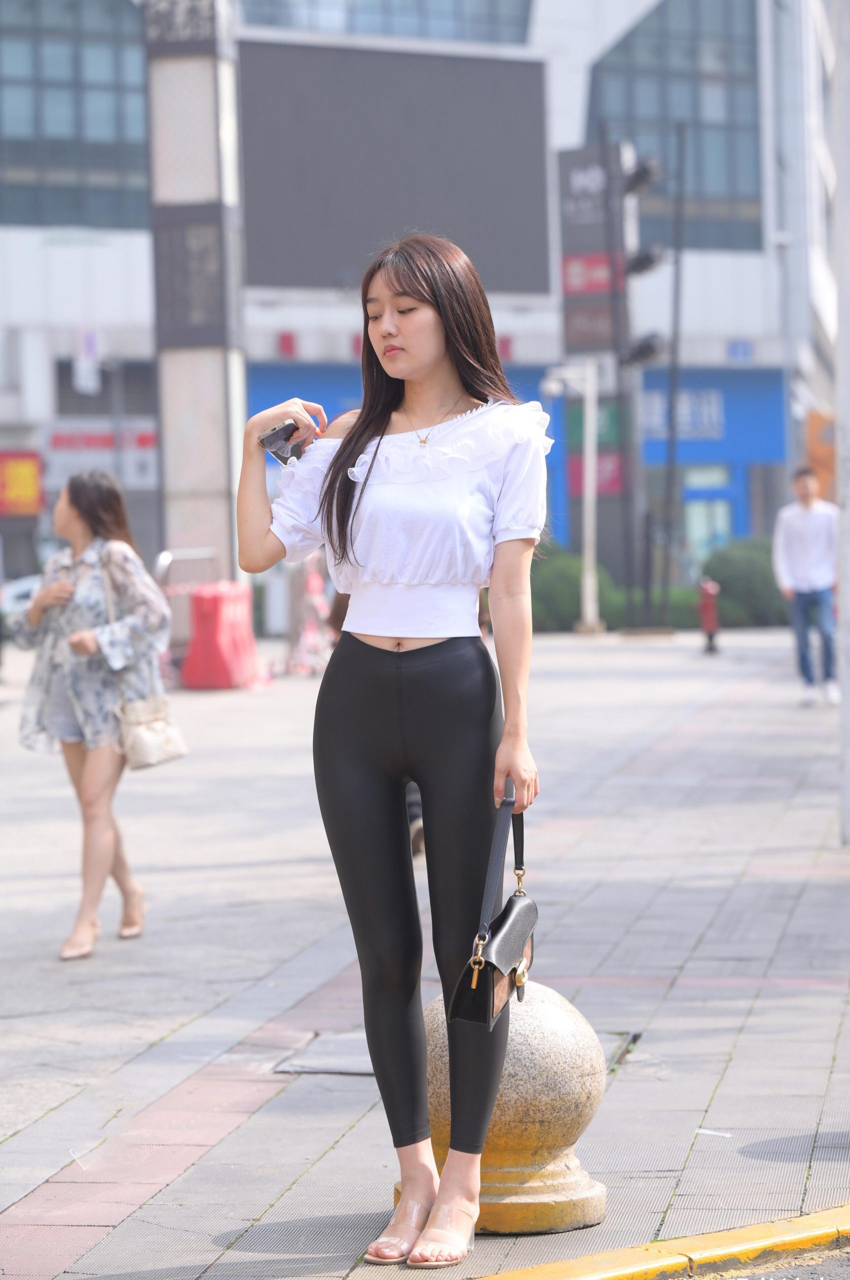 图片[4]-笑容非常甜美且治愈的皮裤女孩 J1945 751P1V-22.1GB-佳丽图库