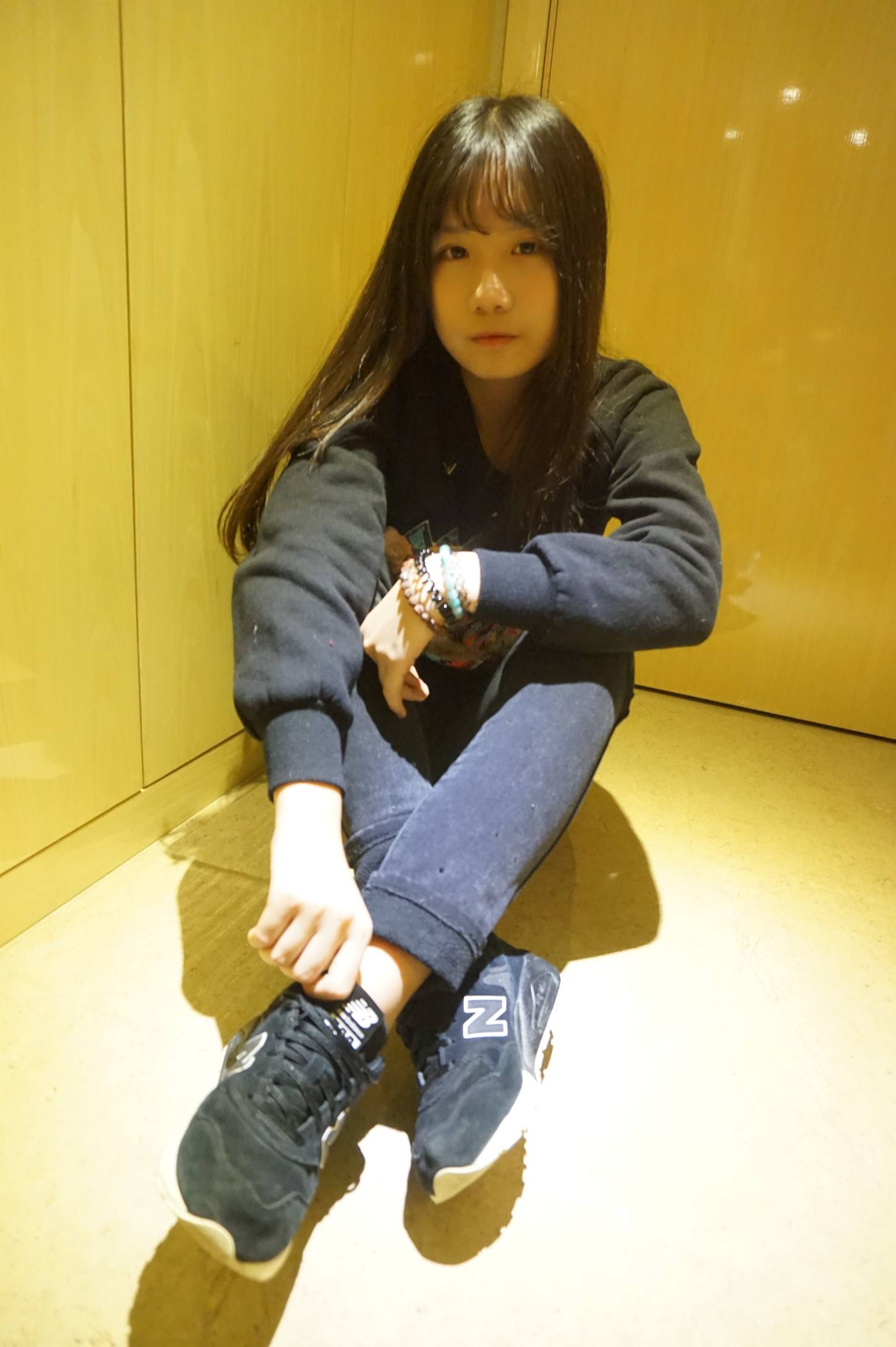 图片[2]-齐刘海的长发女孩【70P】20016-佳丽图库