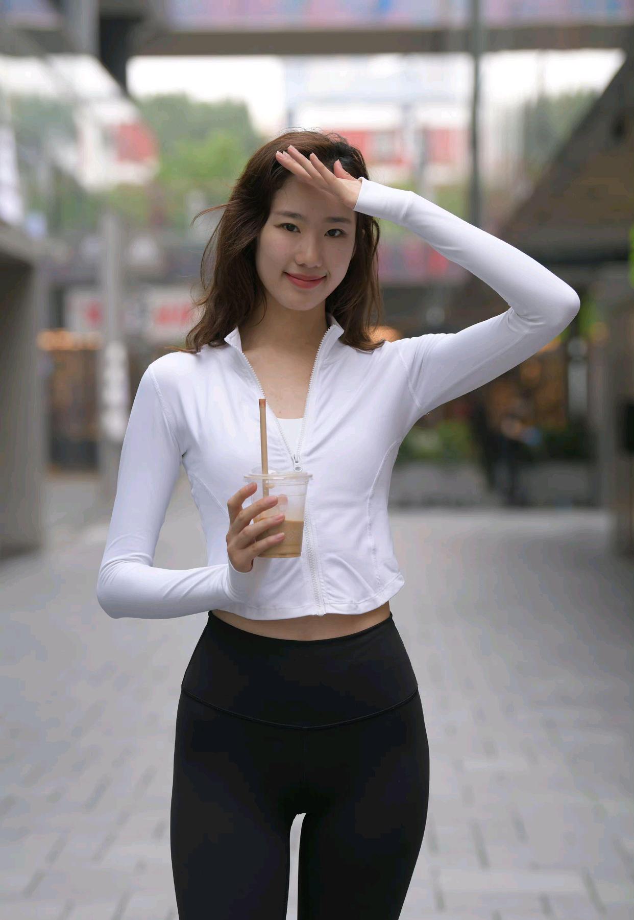 图片[4]-像刘亦菲的黑色瑜伽裤女孩J2237 340P1V-14.8GB-佳丽图库