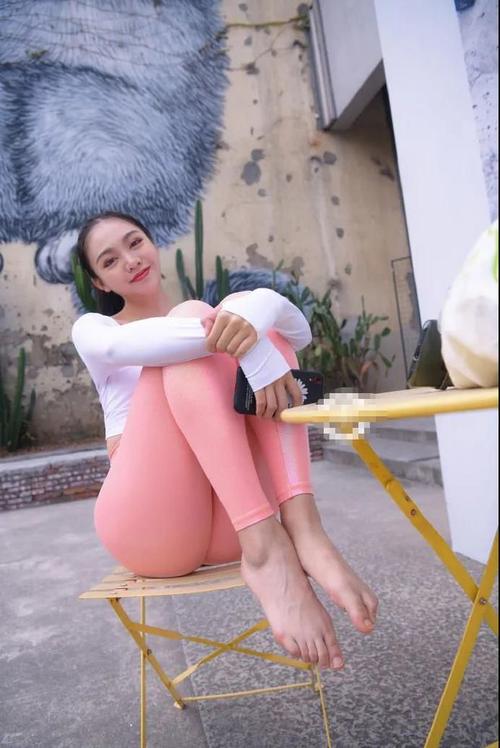 图片[3]-粉色紧身裤漂亮女孩 J1433 749P1V-20.0GB-佳丽图库