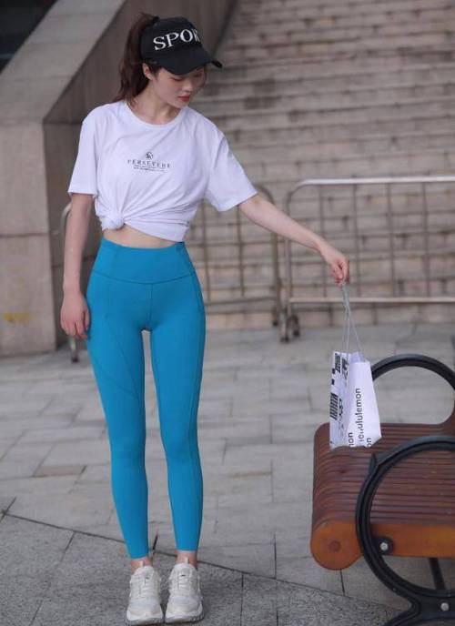 图片[3]-蓝色瑜伽裤阳光女孩J2095 611P1V-21.8GB-佳丽图库
