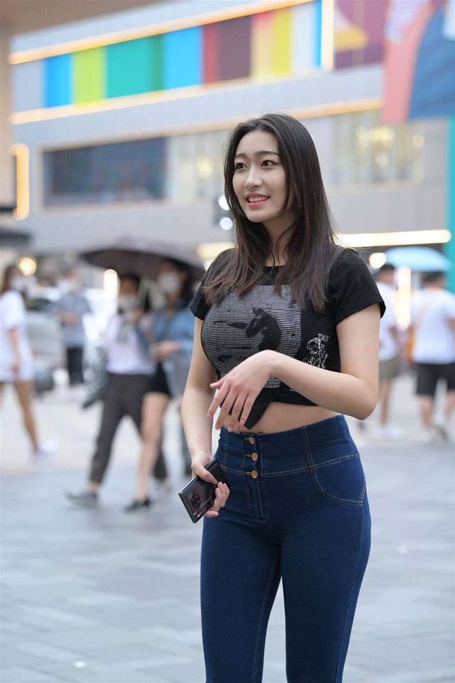 图片[3]-紧身牛仔裤女人J2784 240P-6.66GB-佳丽图库